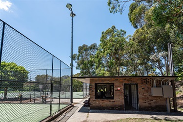 Allan Small Park tennis courts shelter