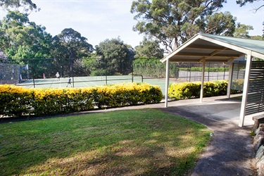 Loyal Henry Park tennis shelter