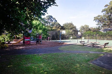 Loyal Henry Park tennis courts