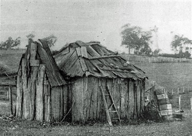 Bark hut at Gordon 1904 Sydney Mail 21/12/1904, p.1570