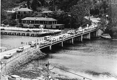 Roseville Bridge traffic ca.1964