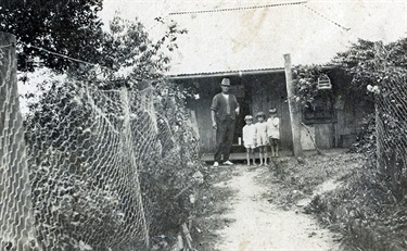 Lofberg family home, West Pymble ca.1920