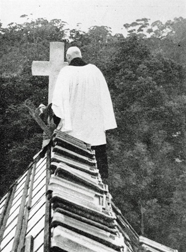 Rev. R. Cameron, St James Turramurra Church ca.1941  Unveiling and dedicating a memorial cross. St James Anglican Church Collection
