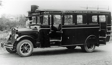 Reo motor-omnibus 1929  Photographer Milton Kent