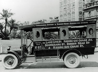Ford Model T motor-omnibus, ca.1920