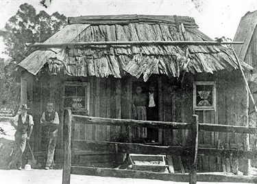 Fairlawn Ave, Turramurra ca.1899 Slab hut
