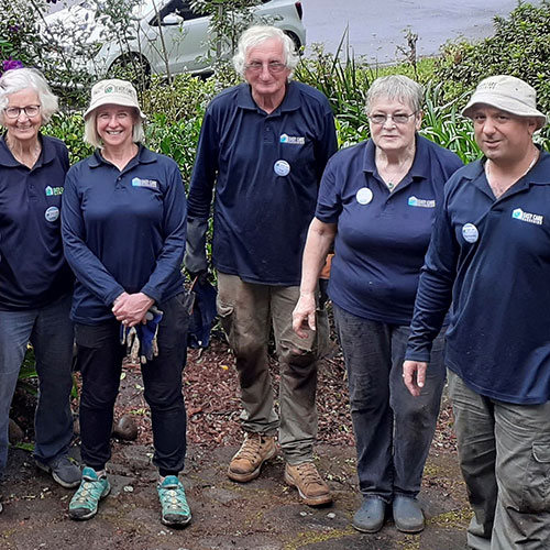 Easy Care Gardening volunteers