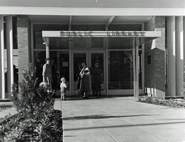 Lindfield-library-opening-in-1954-June-22nd-longest-continuing-branch.jpg