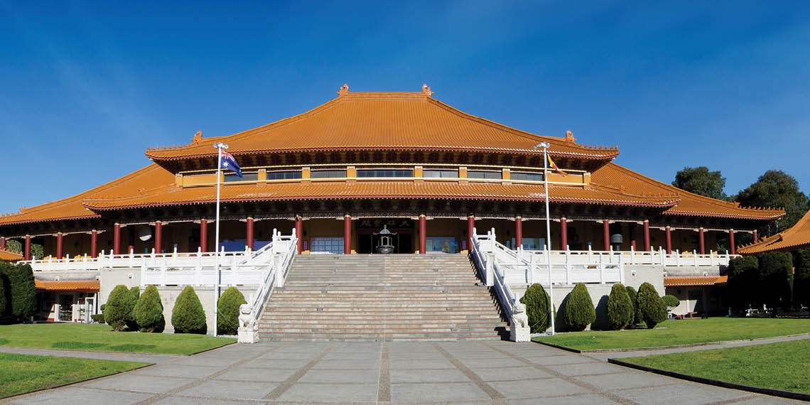 Enjoy the Nan Tien Buddhist Temple